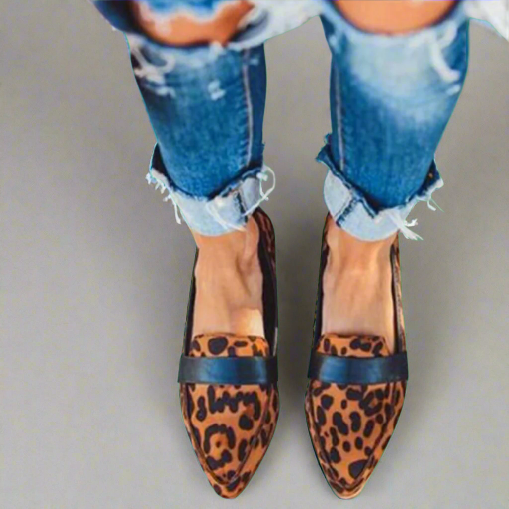 プレミアム素材のエレガントなローファー