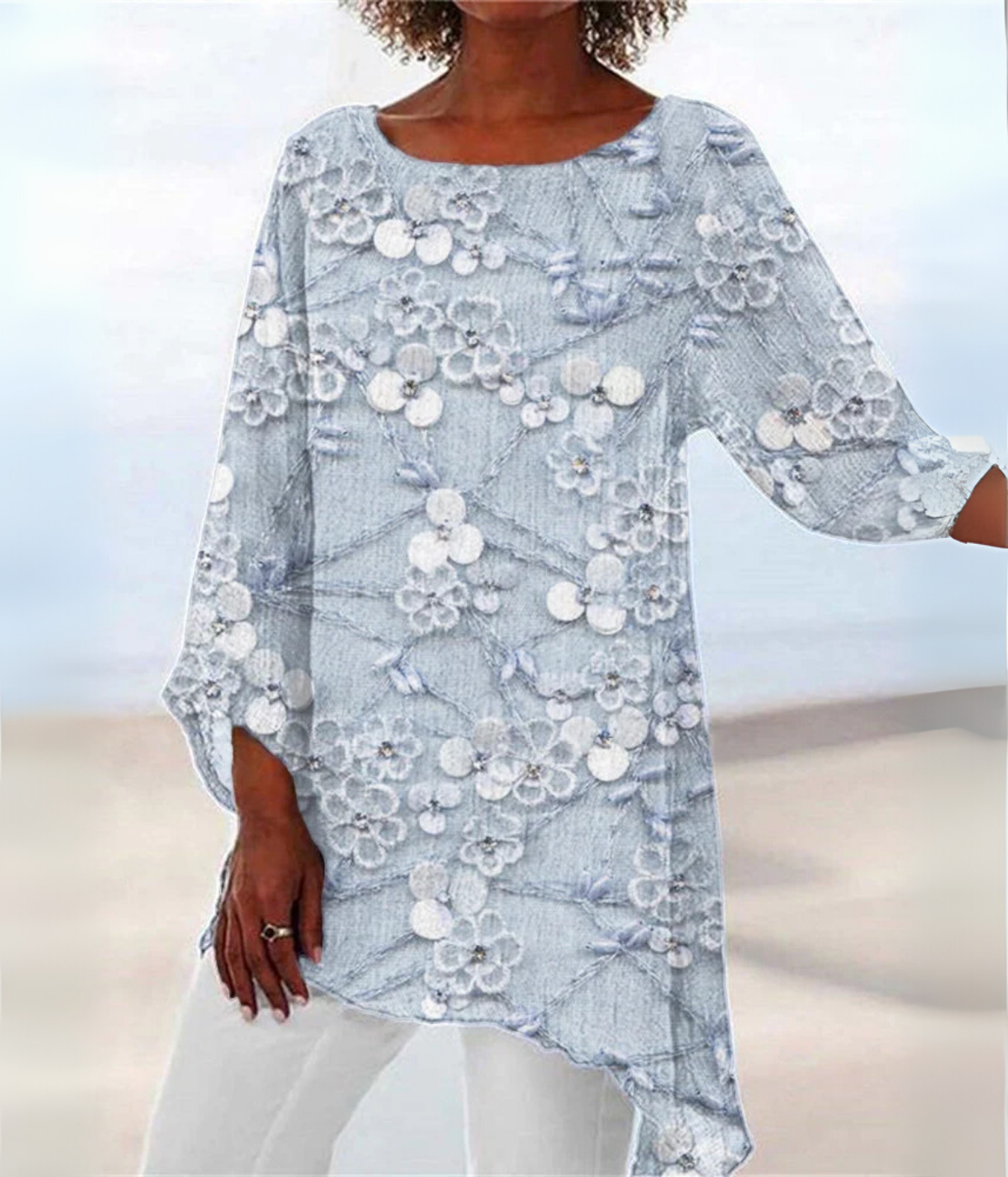 時代を超越した花柄ロングトップス