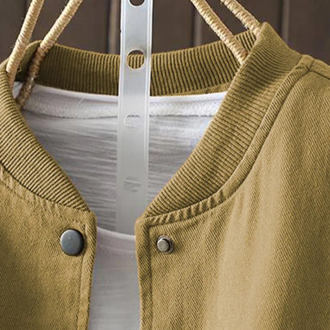 レトロなワークスタイルのベースボール・ジャケット