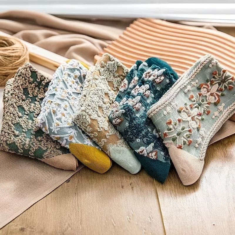 女性用、厚手、暖かい、コットン製のミディアムレングスソックス、秋冬用、レトロプリント