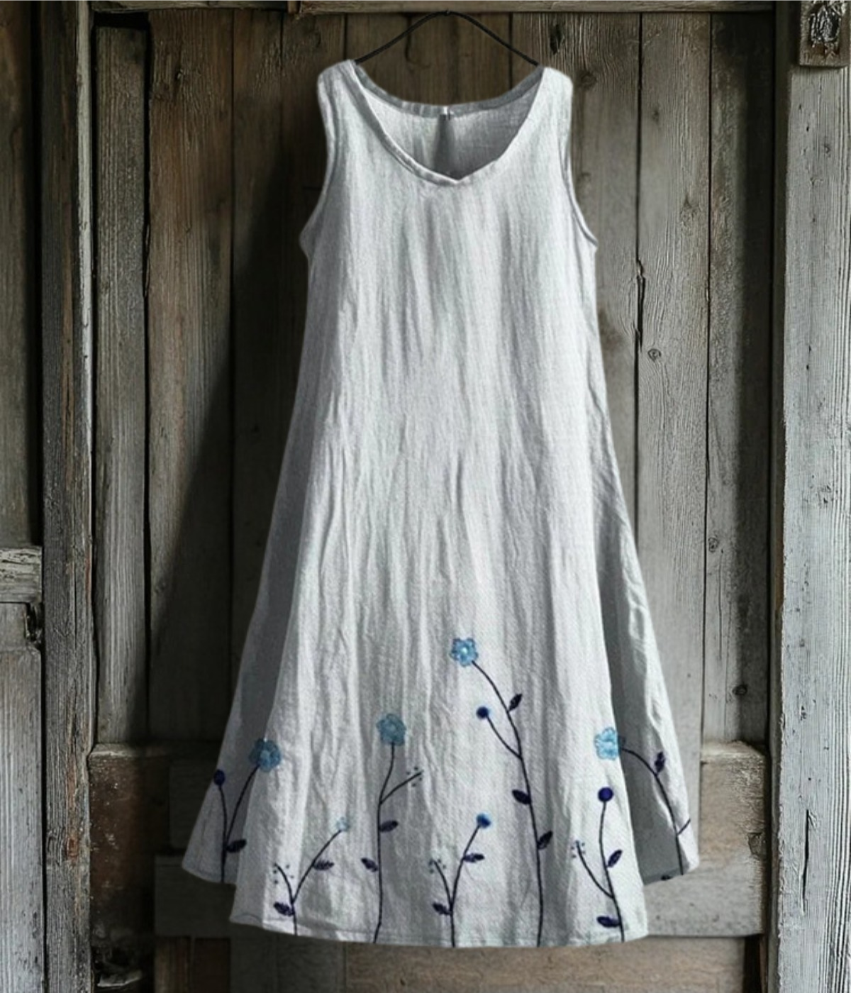 グレーのノースリーブ・サマードレス