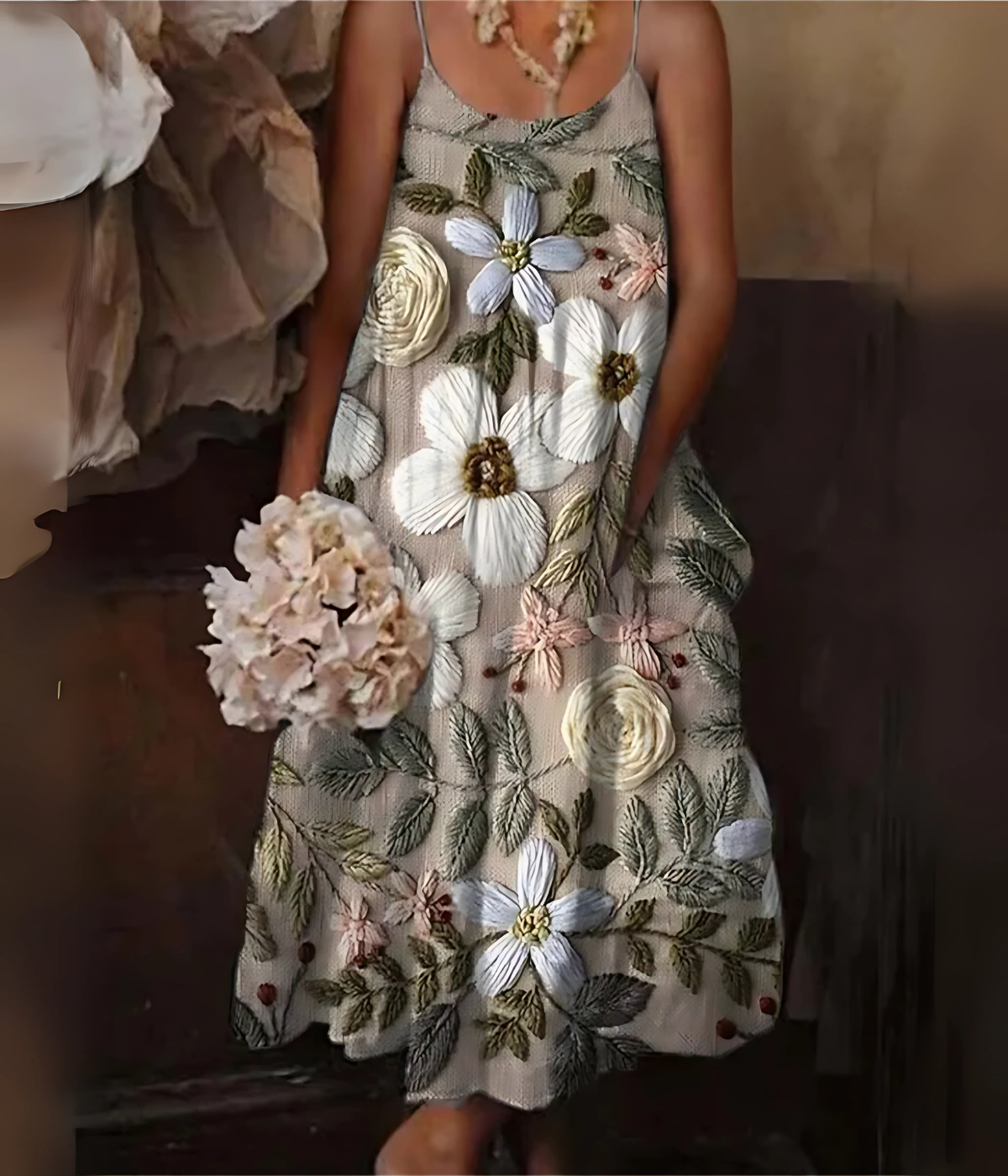 グレーのフラワースタイルのノースリーブドレス