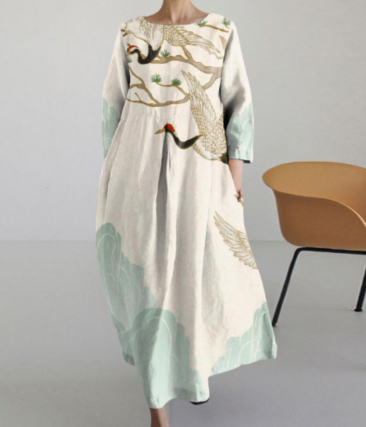 ホワイトバレー・ラウンドネックドレス