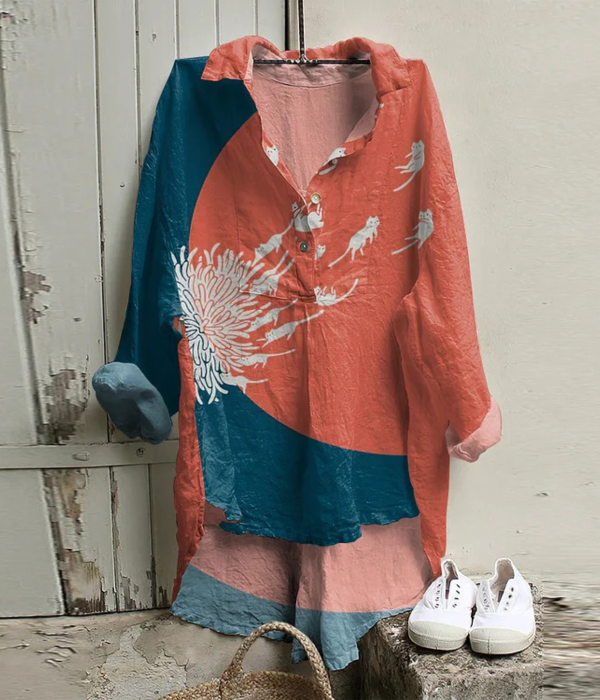 ヴィンテージ風Vネックブラウス