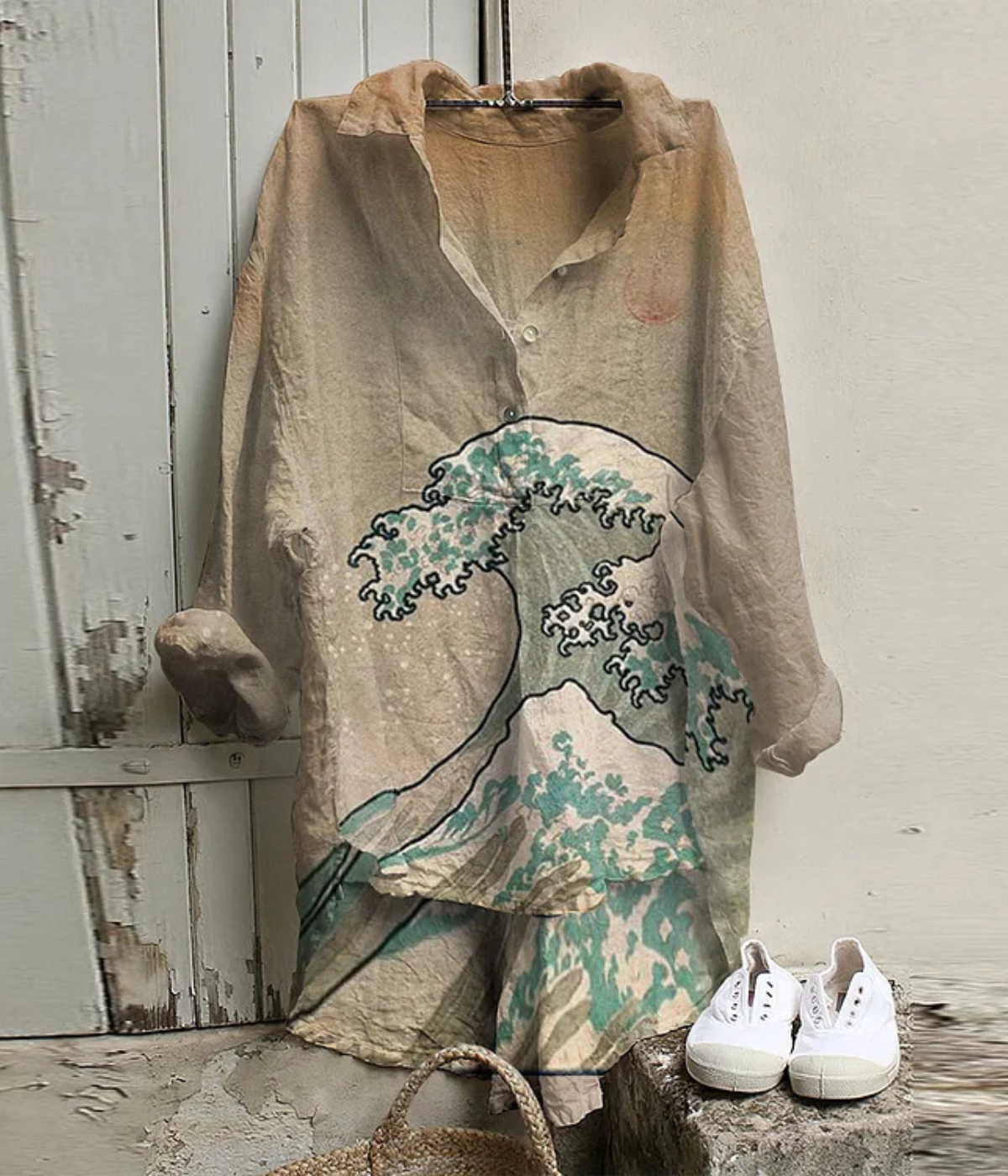 ベージュ柄のヴィンテージVネックブラウス