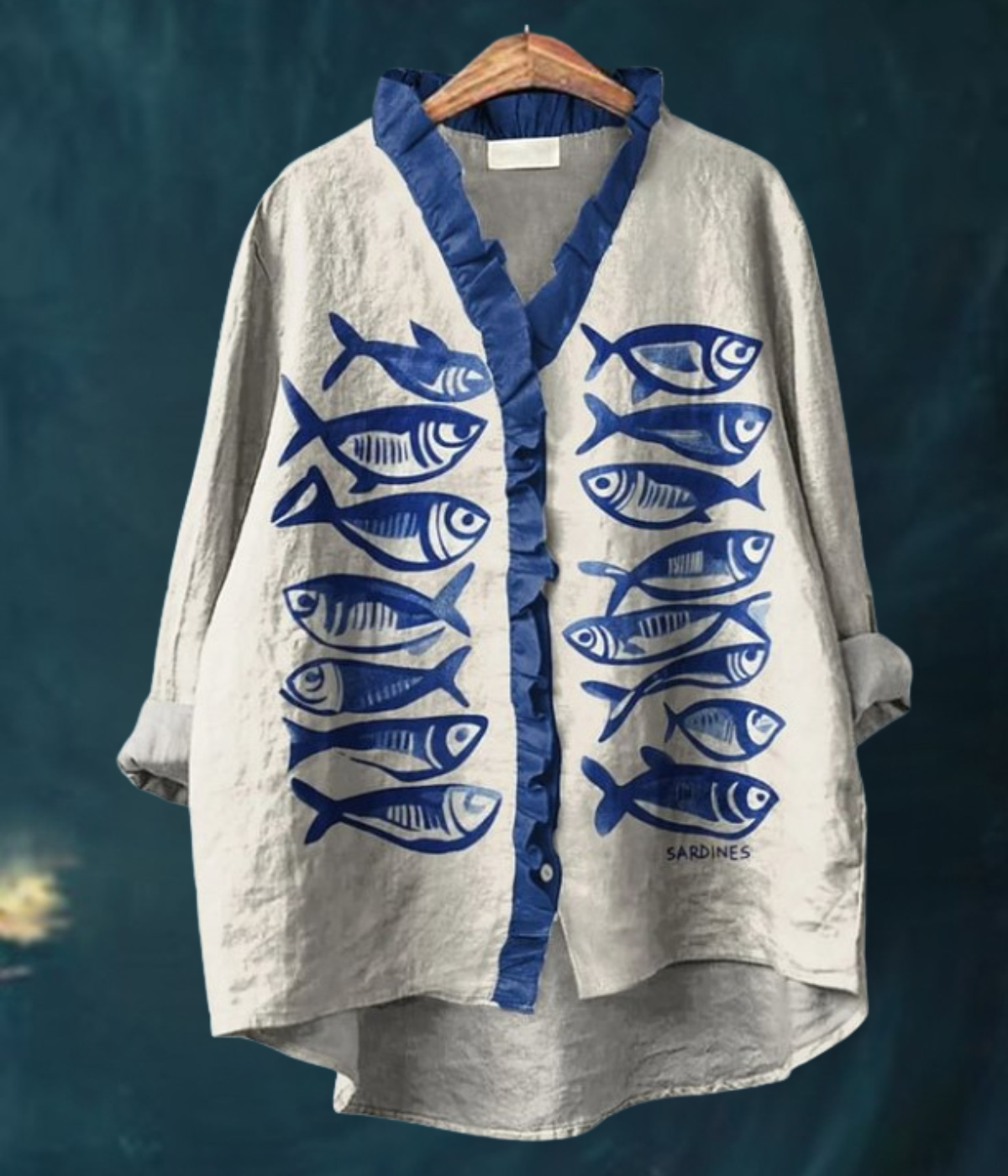 青い魚柄ラウンドネックブラウス