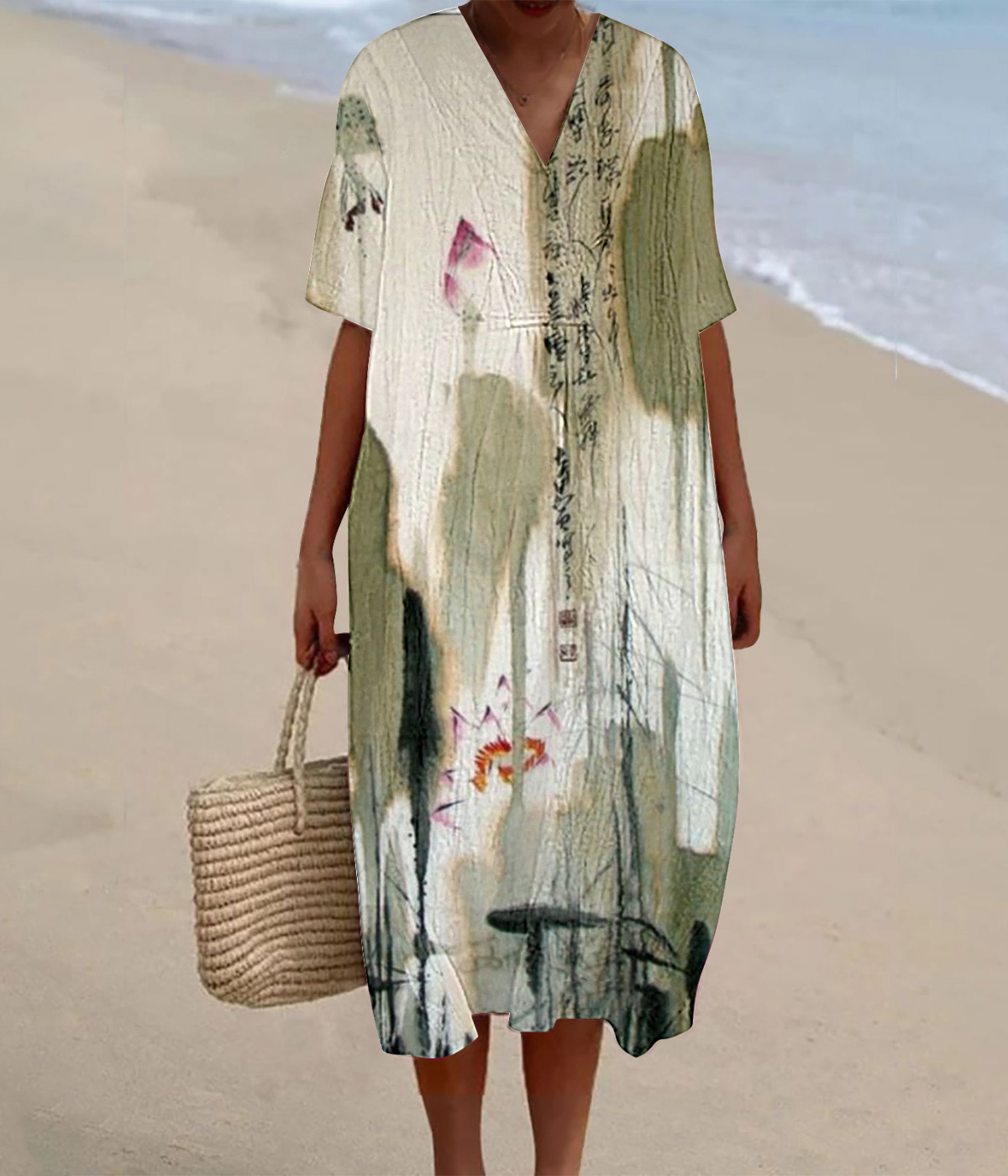 淡い緑の花柄のVネックロングワンピース