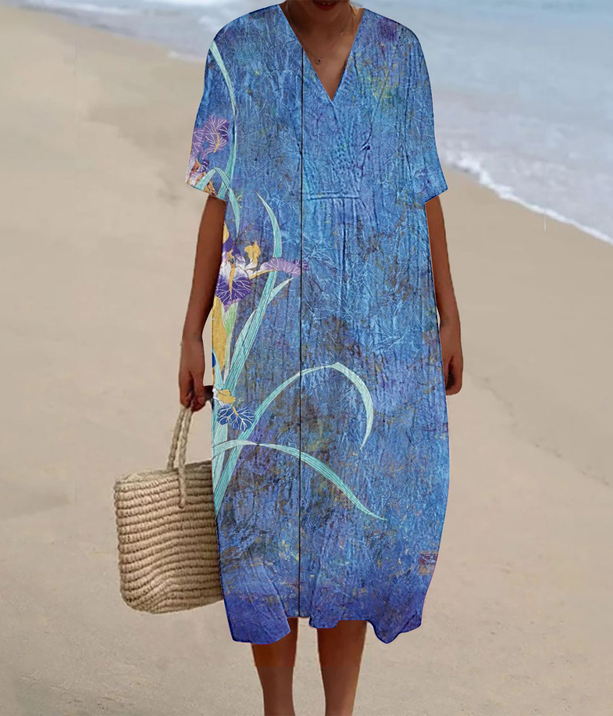 青のプリント柄のVネックロングワンピース