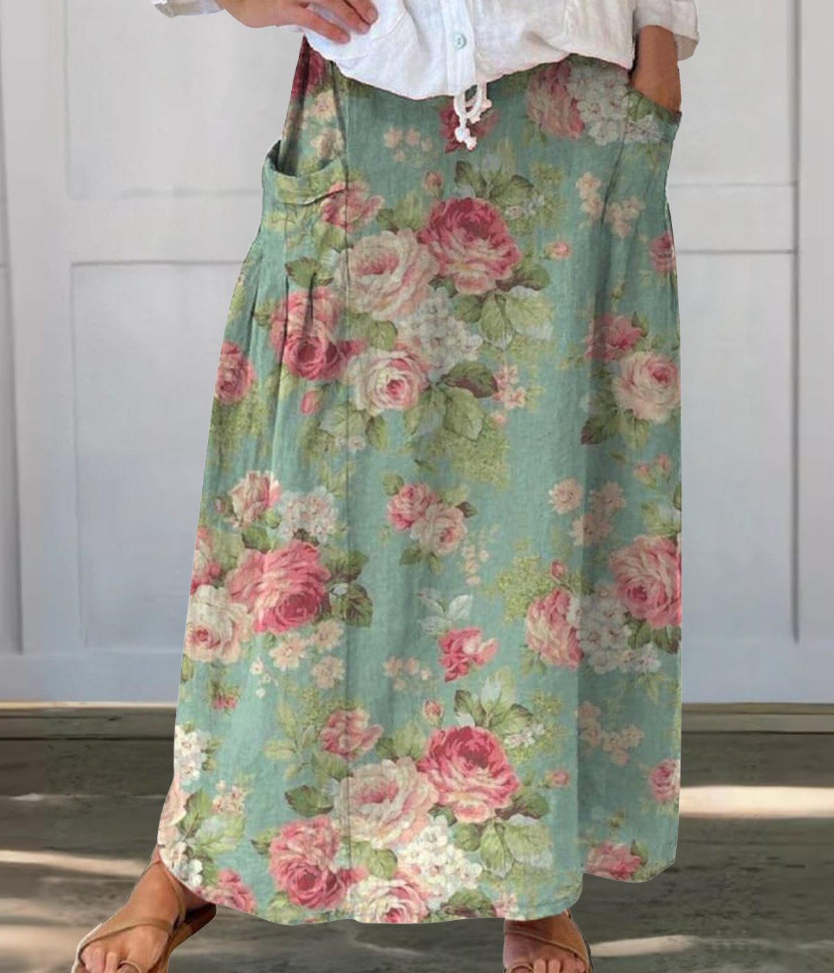 ブルーにピンクの花柄ロングスカート