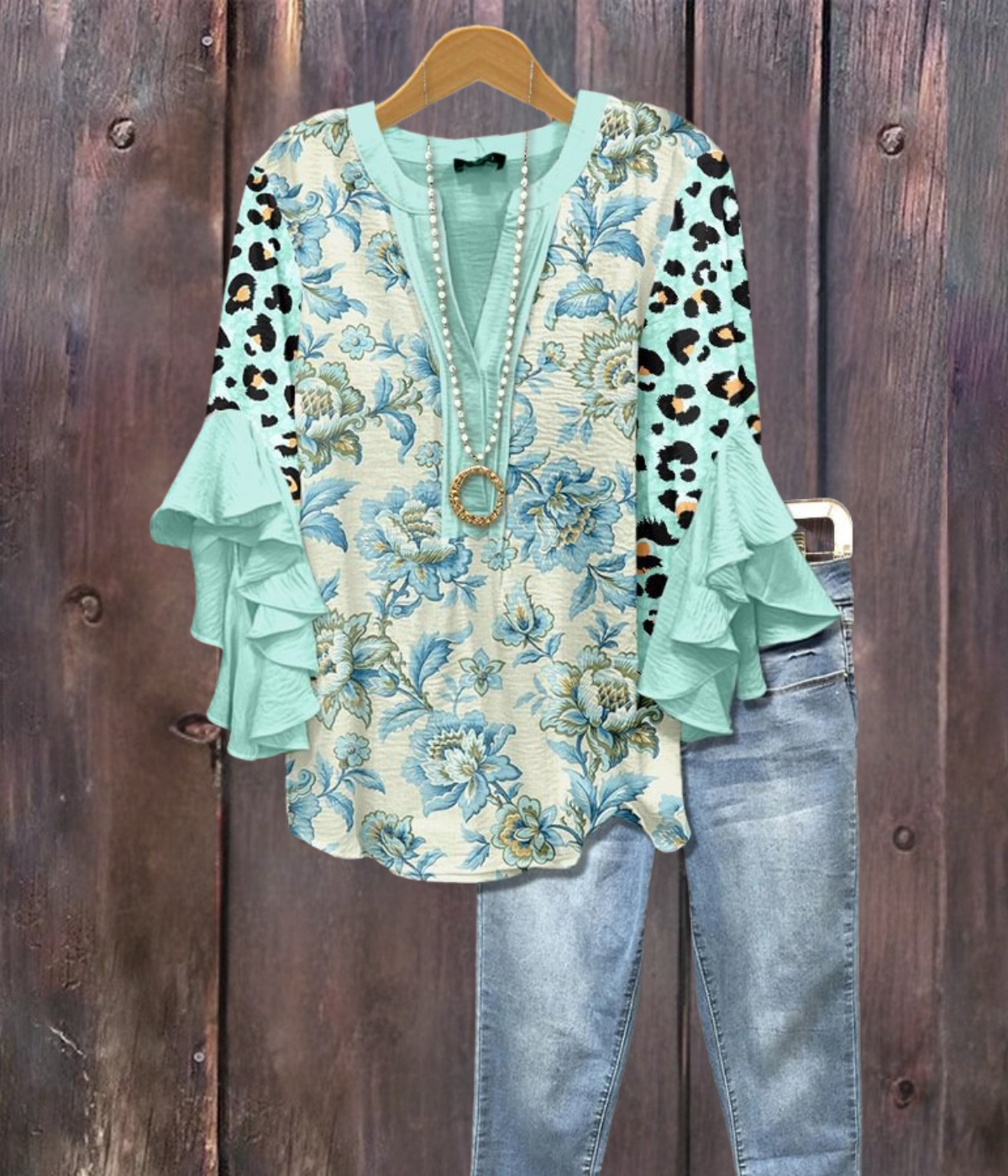 ライトレオパード花柄プリントVネックシャツ