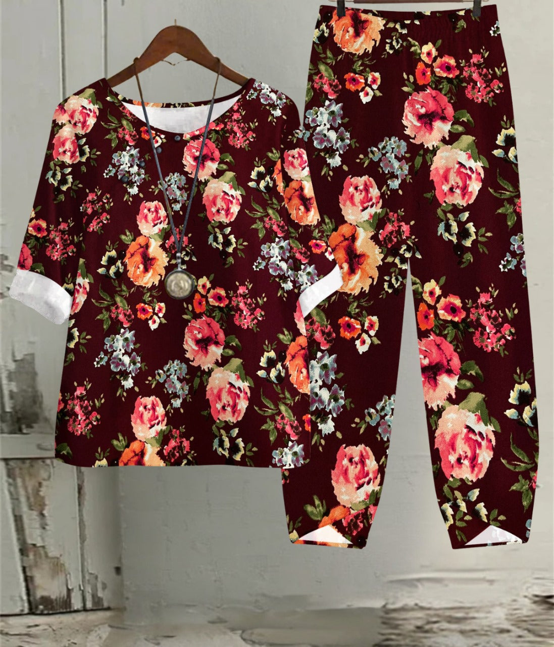 マルーンの花の春のアートセット