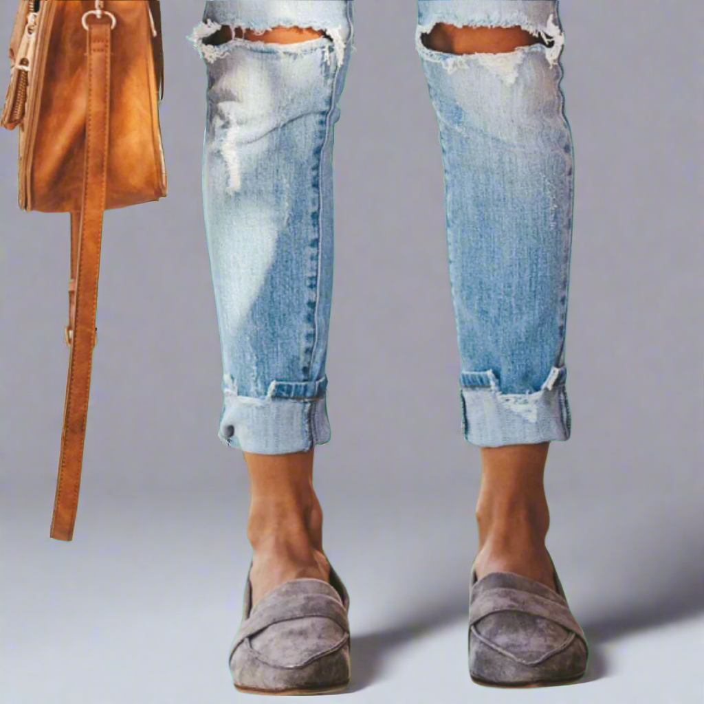 プレミアム素材のエレガントなローファー