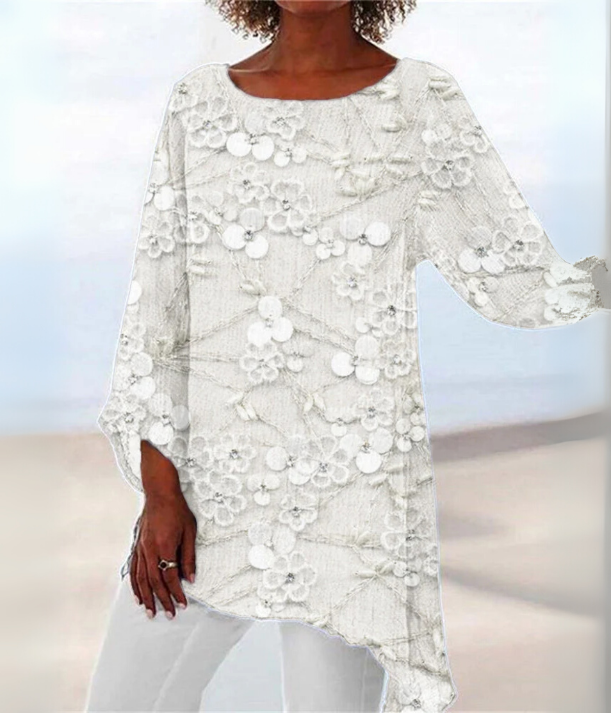 時代を超越した花柄ロングトップス