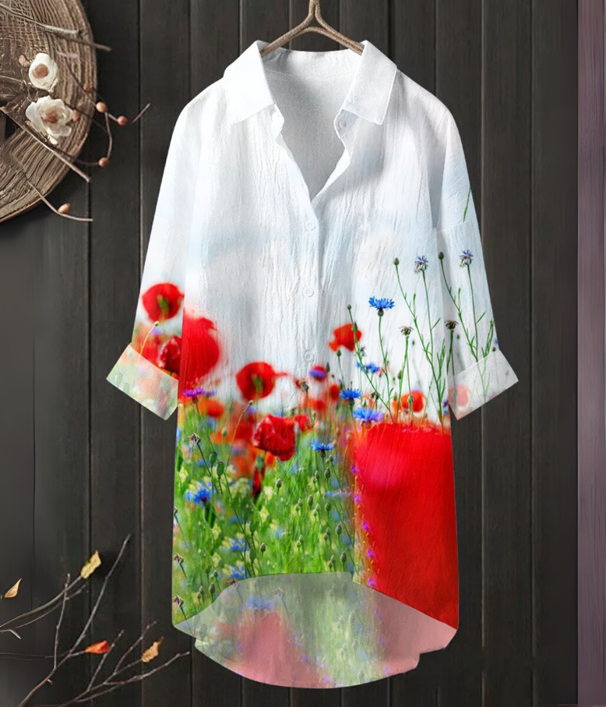 白と赤のフローラルプリントドレス