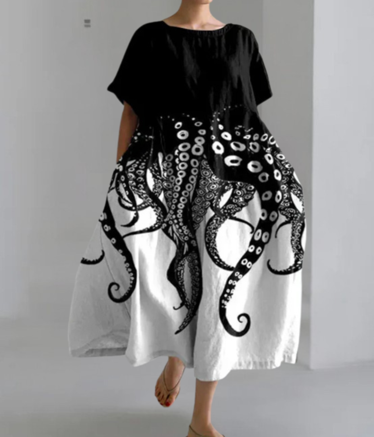 ワイドなタコ柄の夏用ドレス