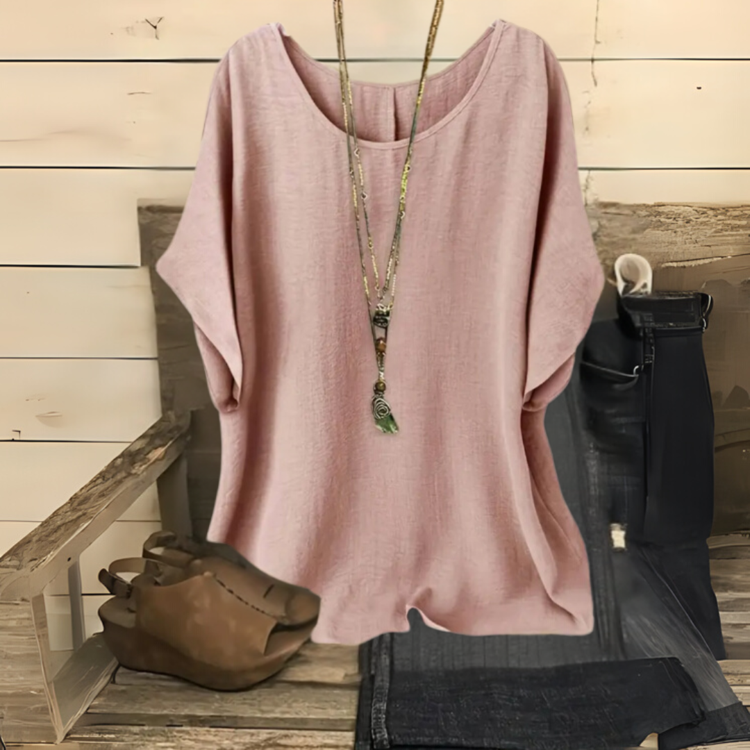 カジュアルなラウンドネックシャツ