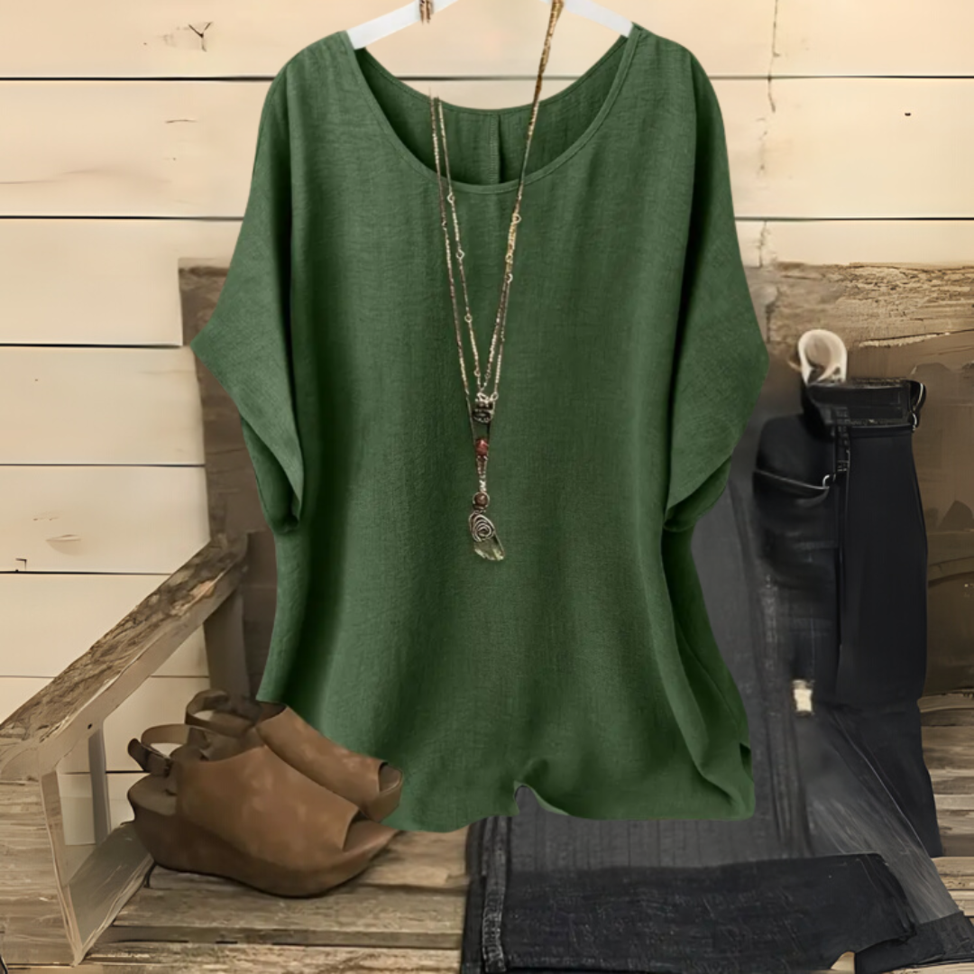 カジュアルなラウンドネックシャツ