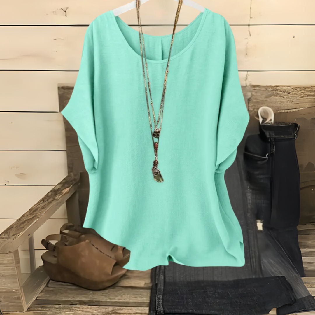 カジュアルなラウンドネックシャツ