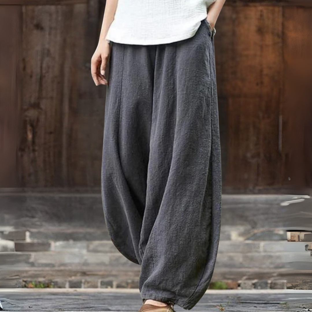 ライトグレー無地ワイドパンツ