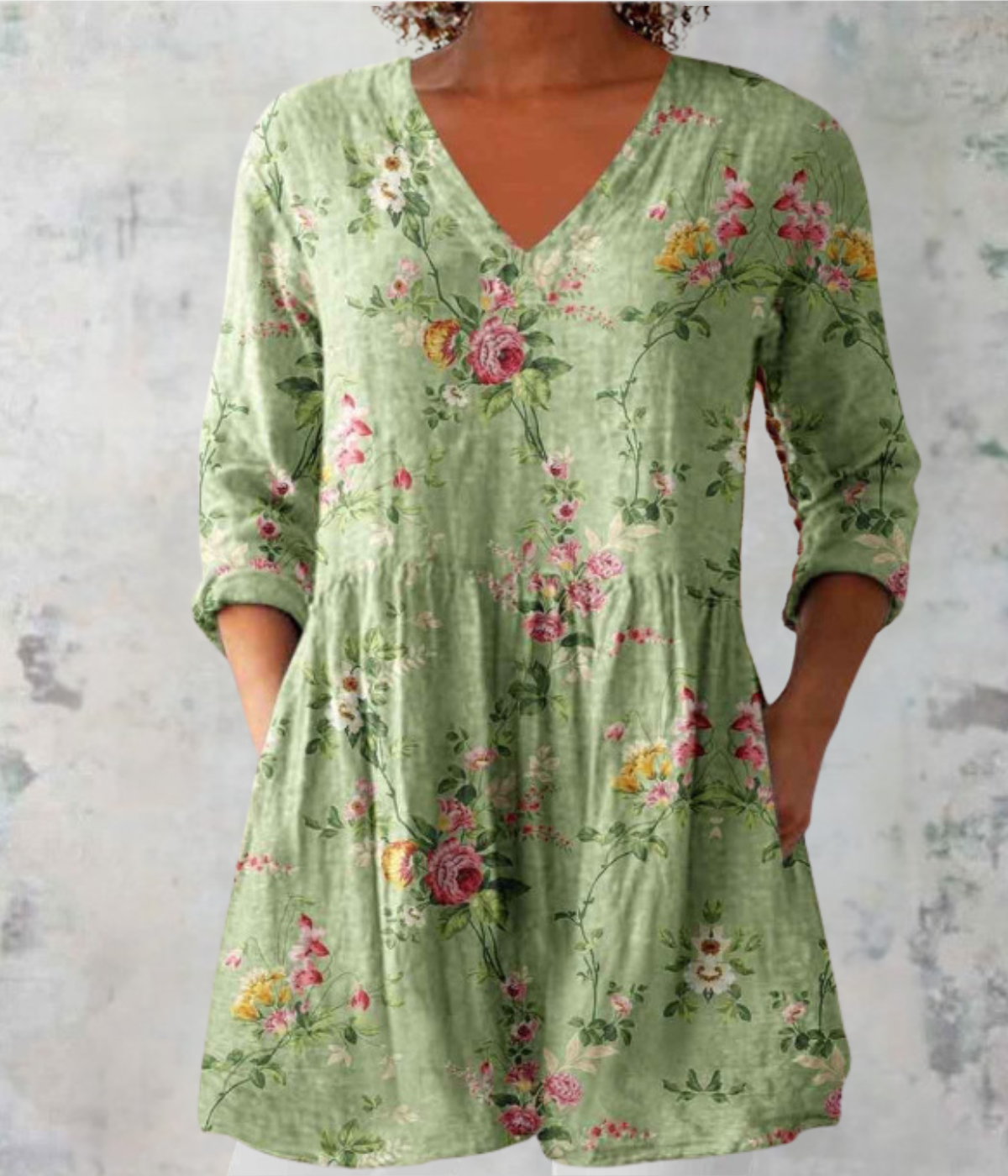 緩やかなドレス、緑の花柄