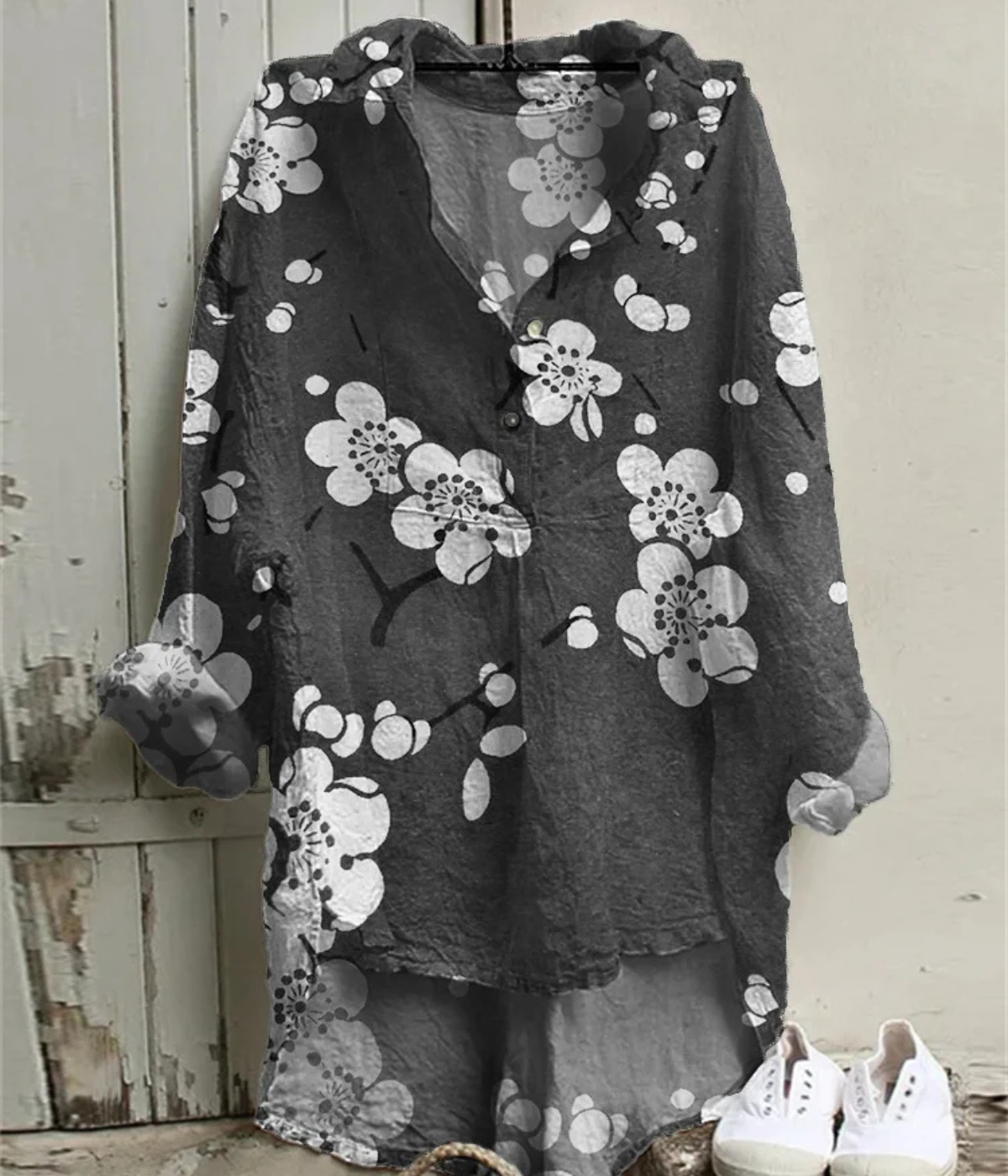 花模様入りヴィンテージVネックブラウス