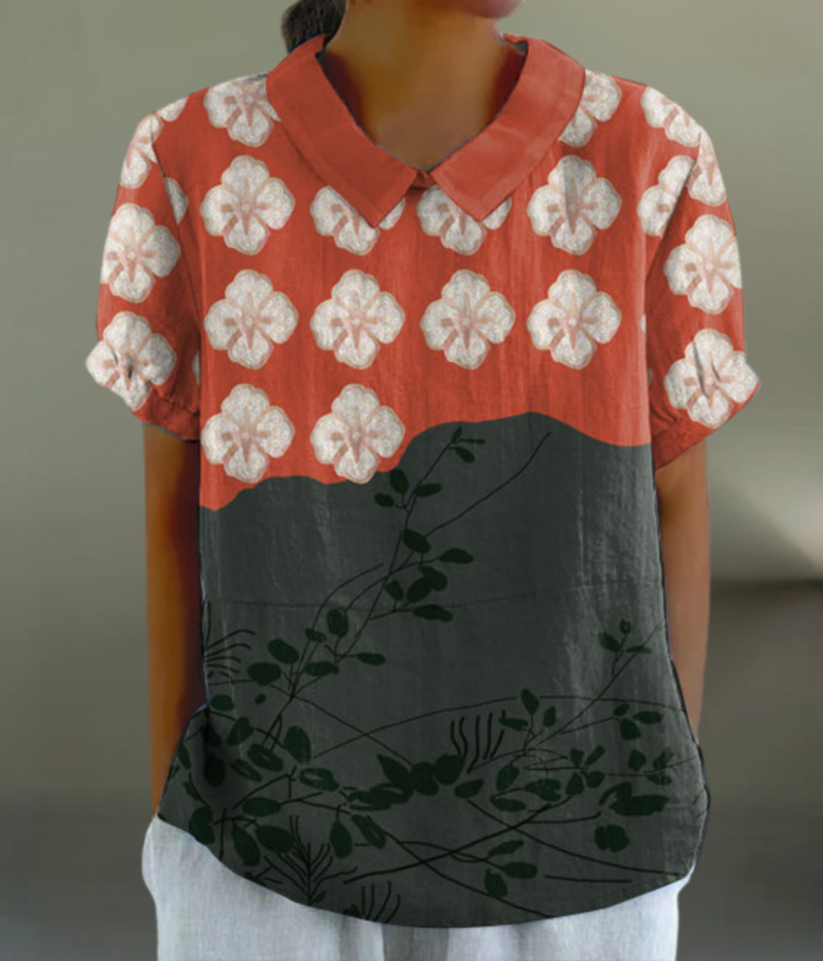 レッド柄ブラウス