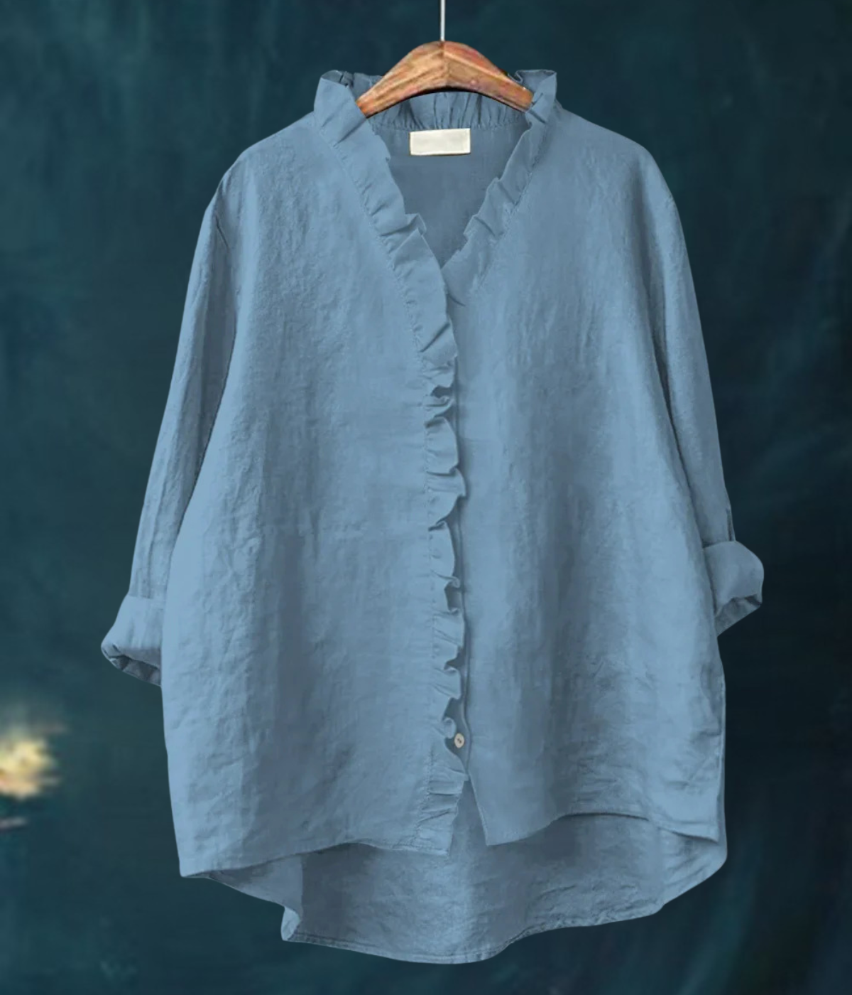 ブルーラウンドネックブラウス