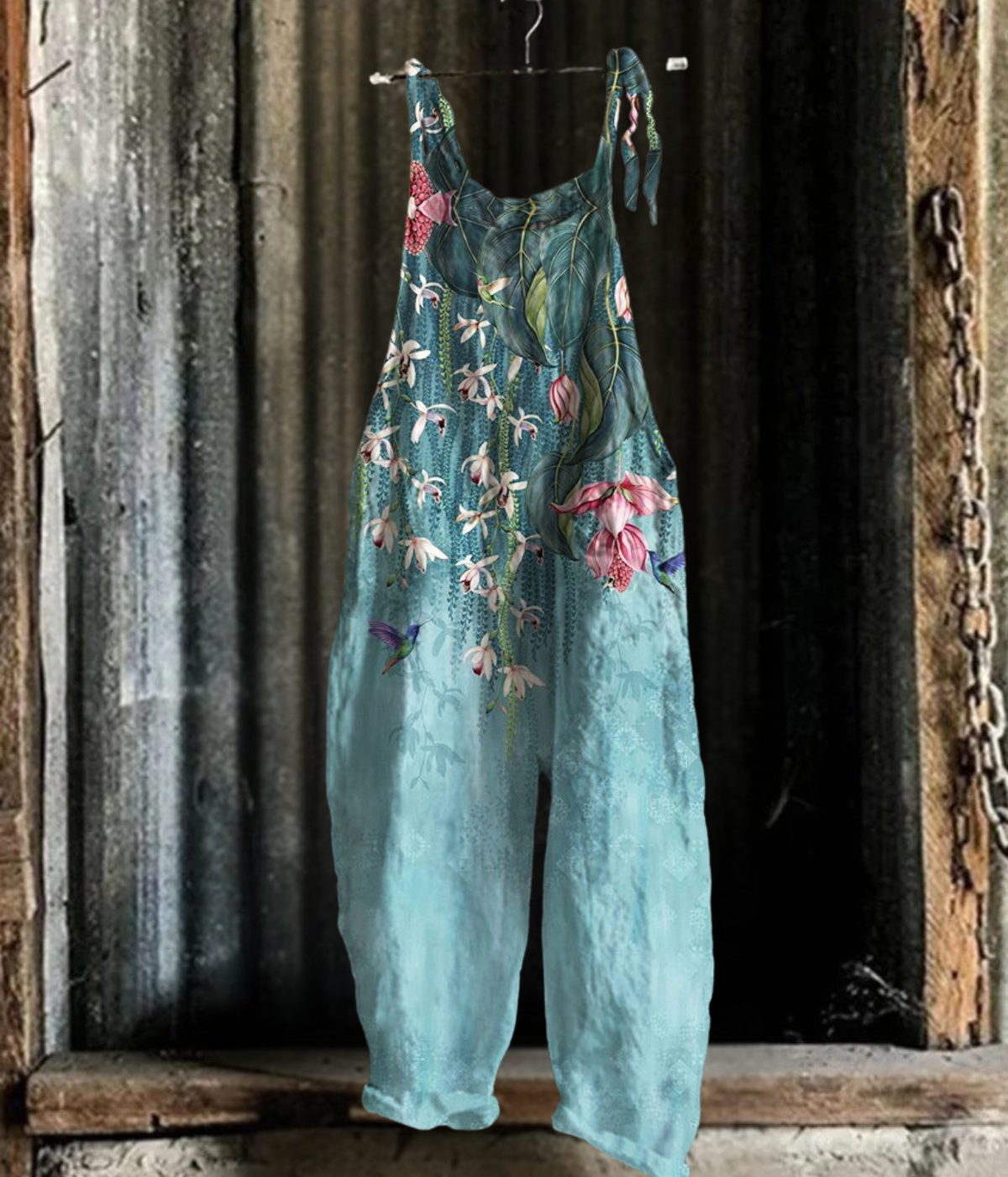 ジャングルツリー柄のジャンプスーツ