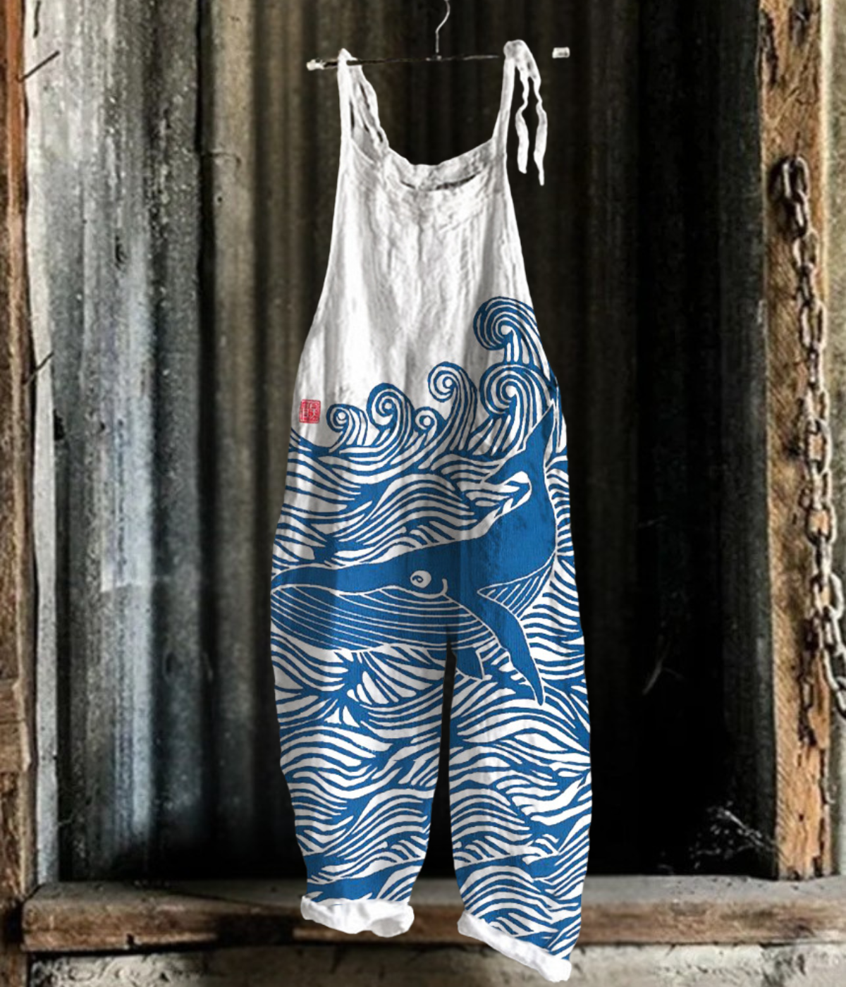 クジラ柄のジャンプスーツ