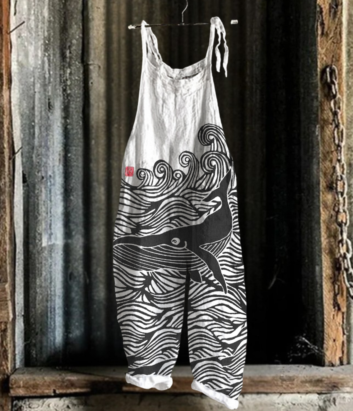 クジラ柄のジャンプスーツ