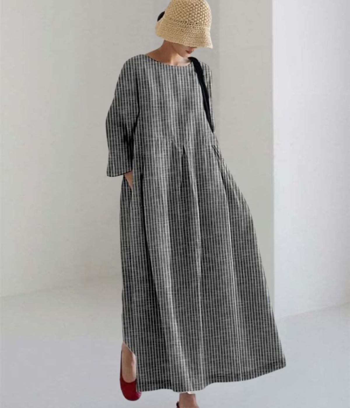 マルチカラーのラウンドネックドレス