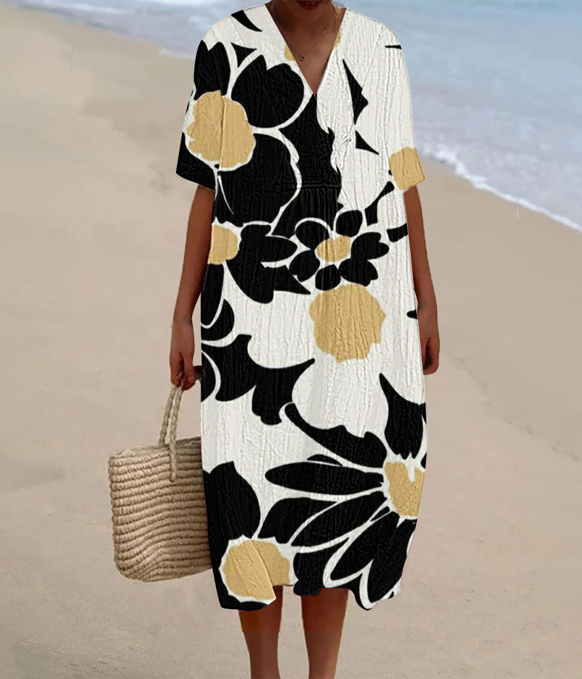 白黒の花柄のVネックロングワンピース