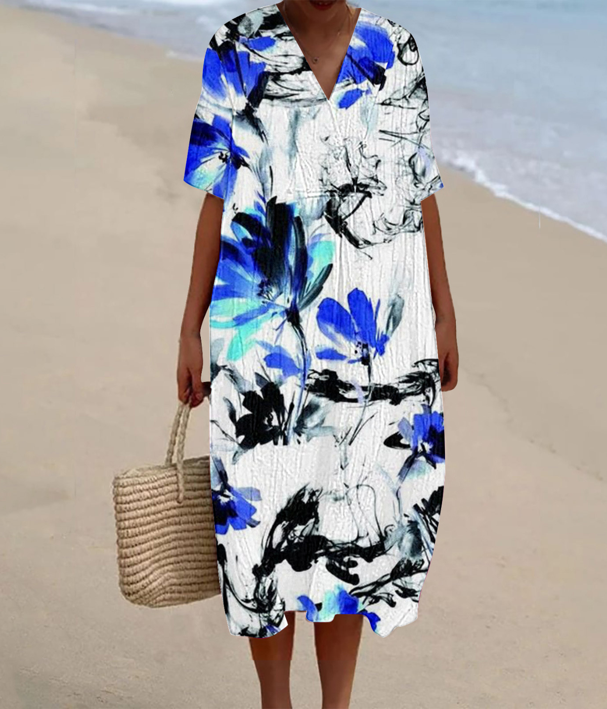 白と青の花柄のVネックロングワンピース