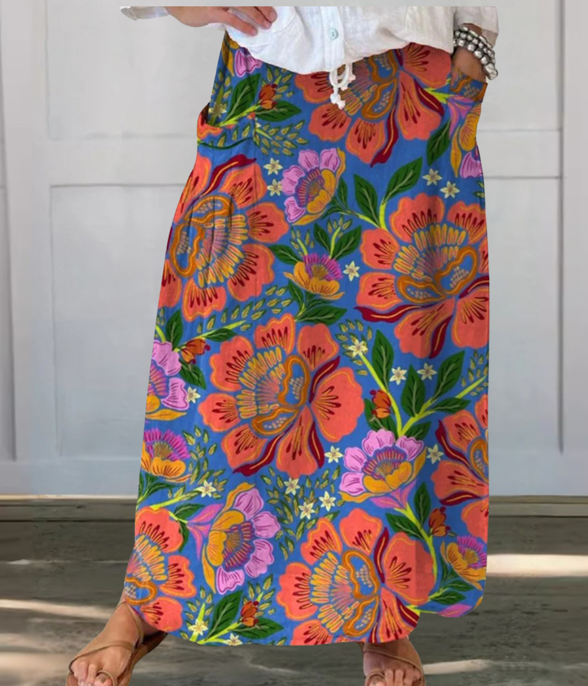 カラフルな花柄のロングスカート