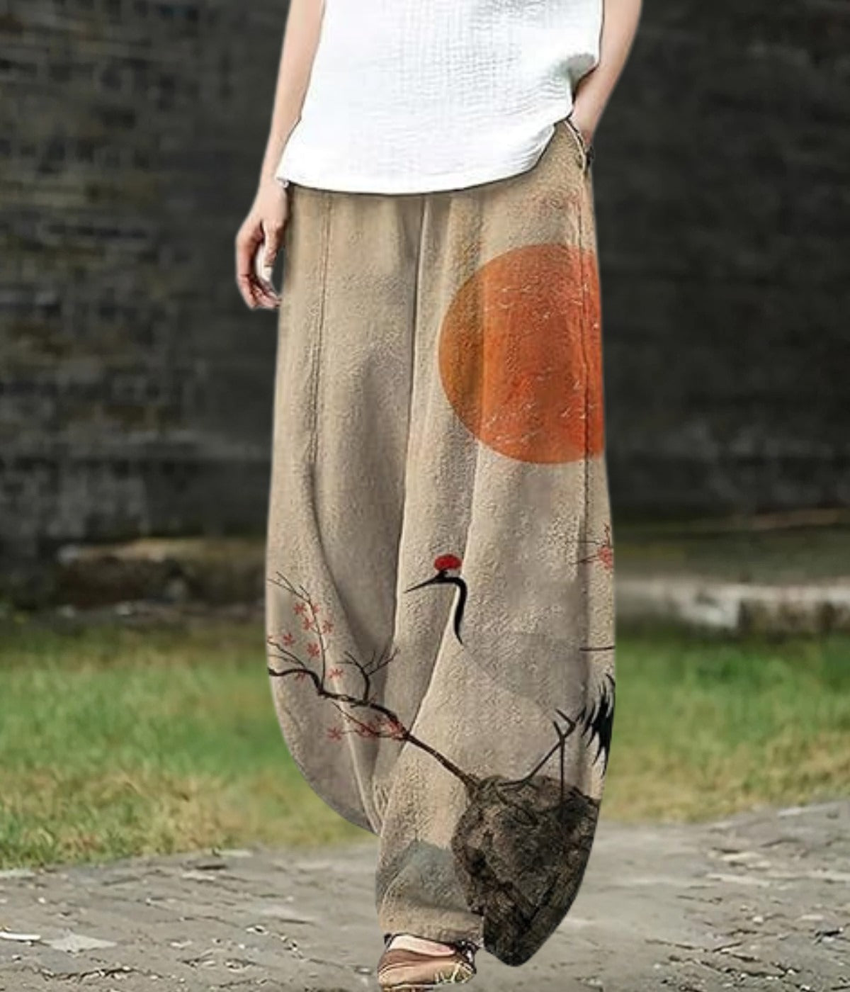 ブラウンのワイドパンツ