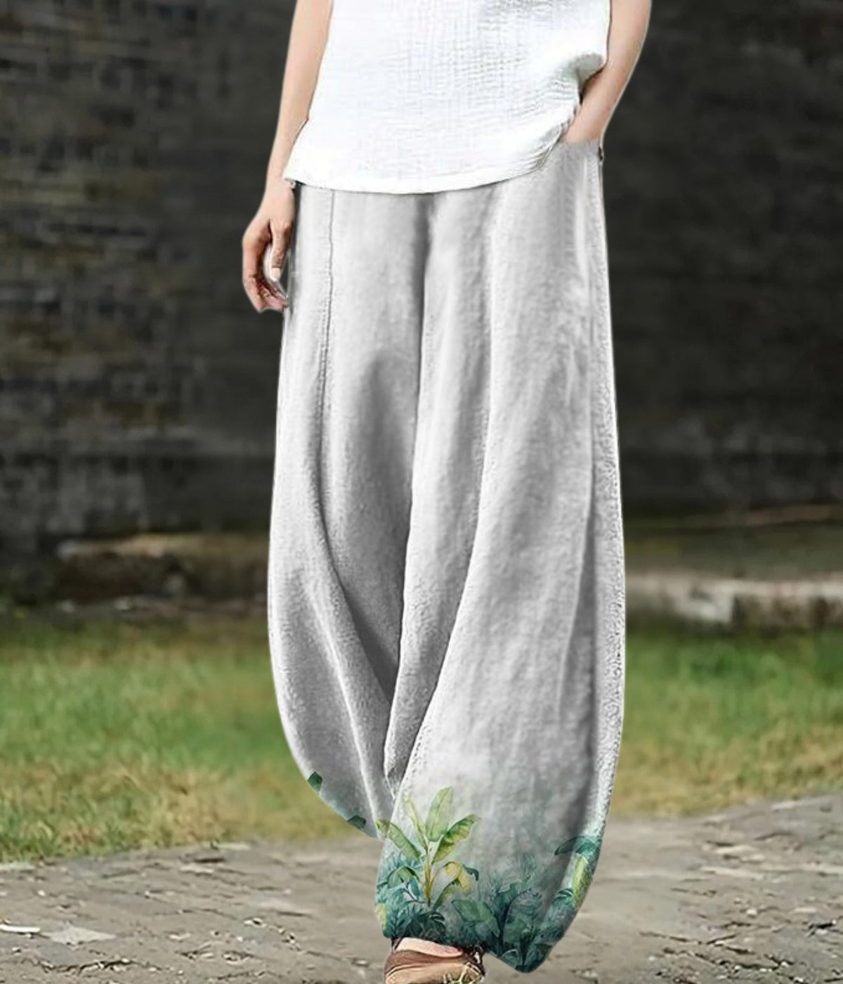 グレーワイドレッグアートパンツ