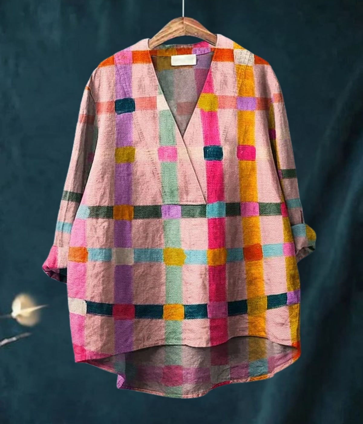 リニアプリントVネック長袖ブラウス