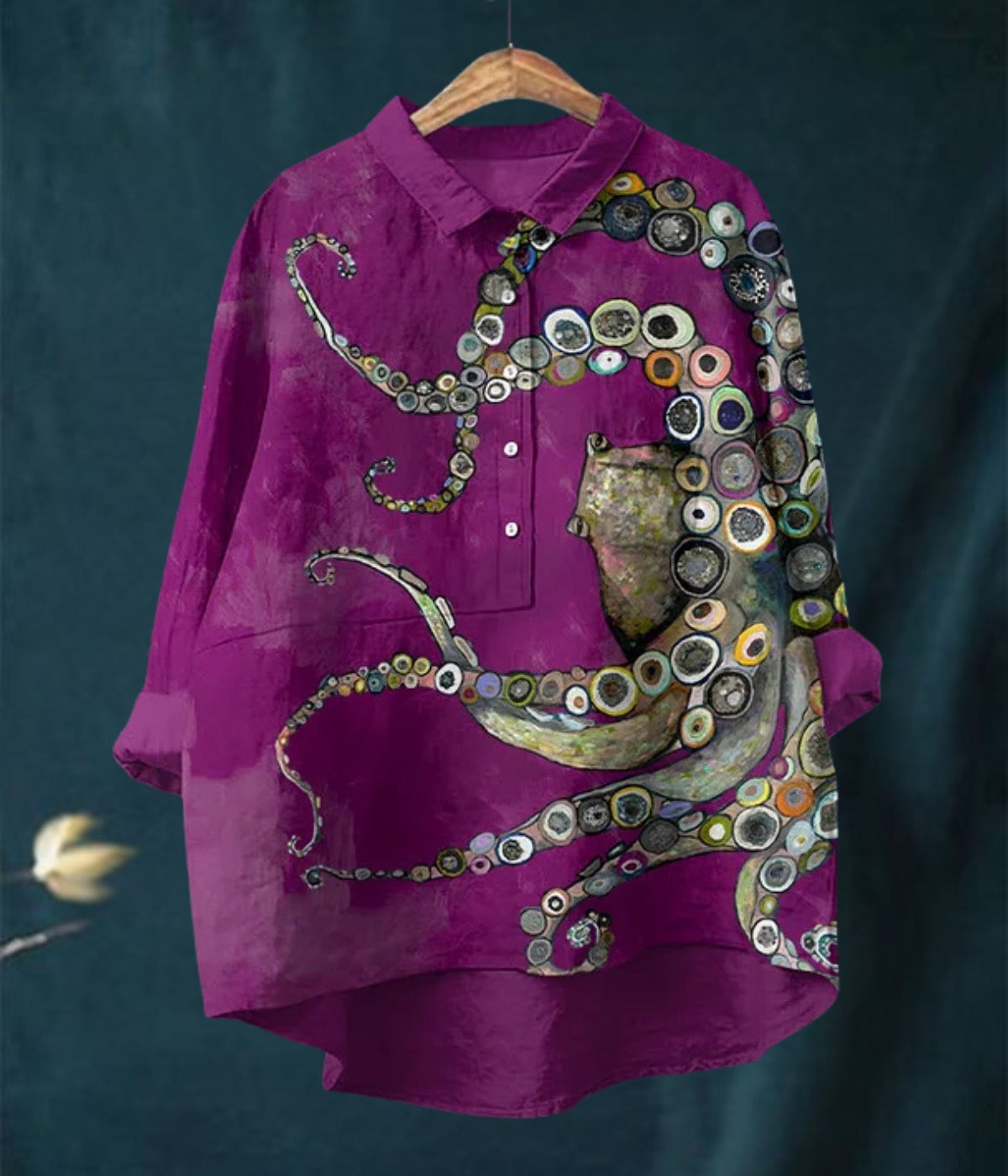 タコ柄のブラウス